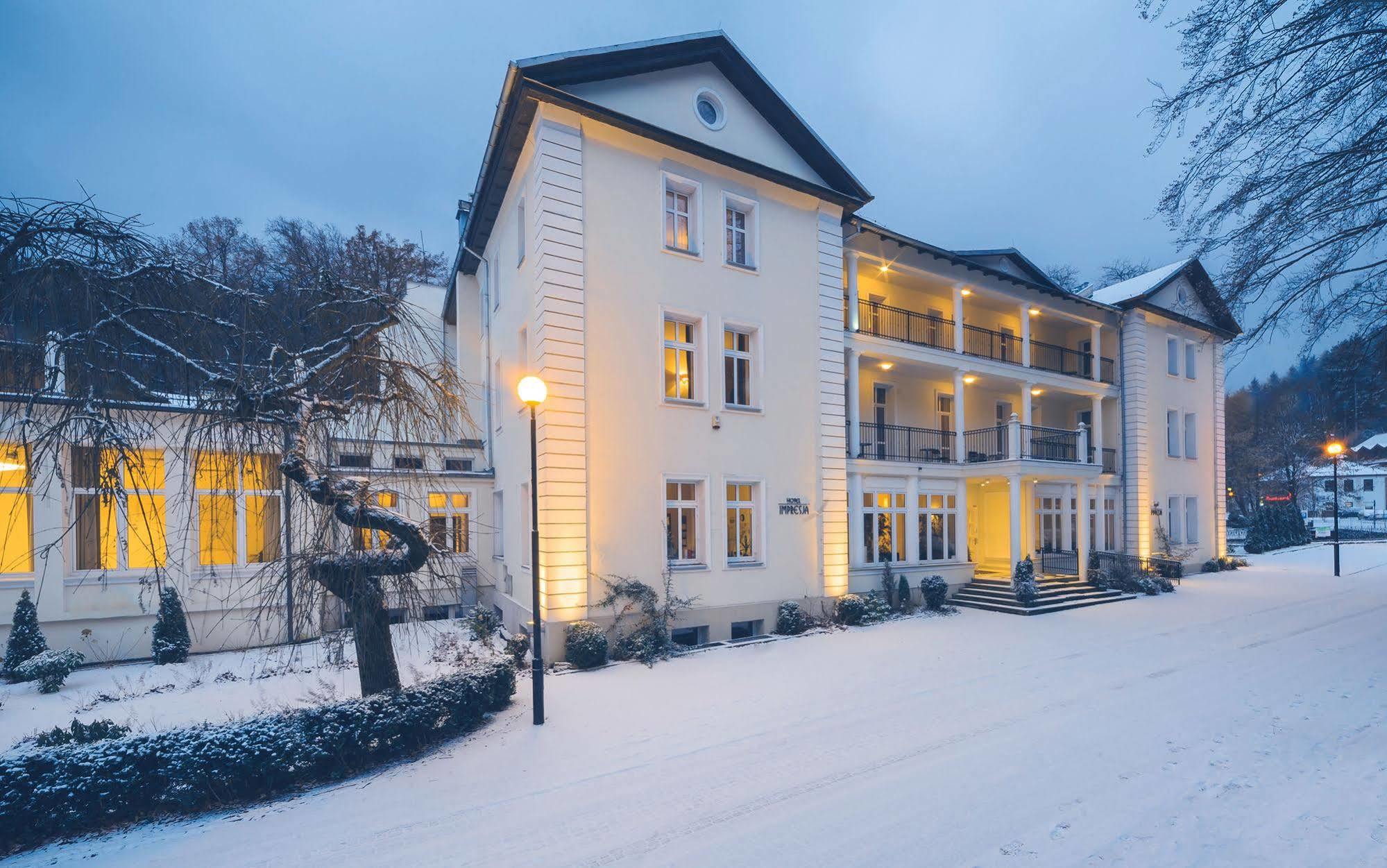 Impresja Art Resort ドゥシュニキ・ズドルイ エクステリア 写真
